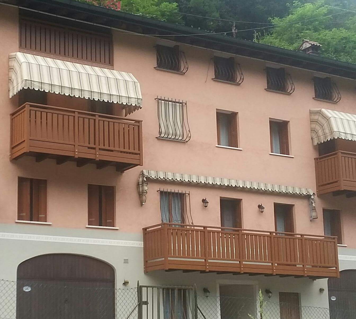 Parapetti, ringhiere in ferro a Vicenza, Montecchio